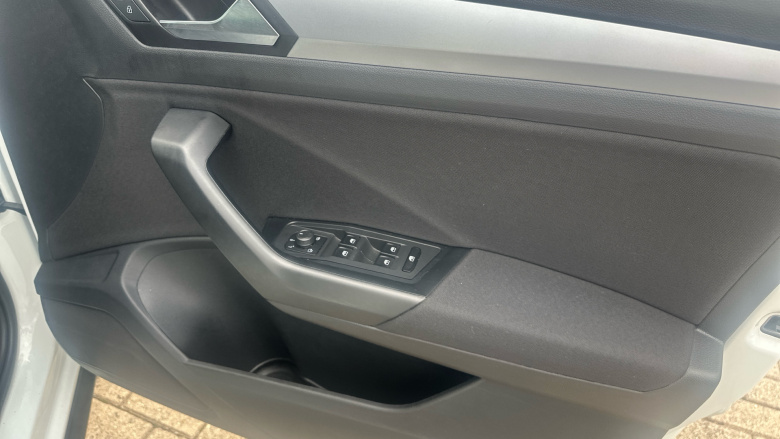 Volkswagen T-Roc 1.0 TSI Life 5dr Petrol Hatchback